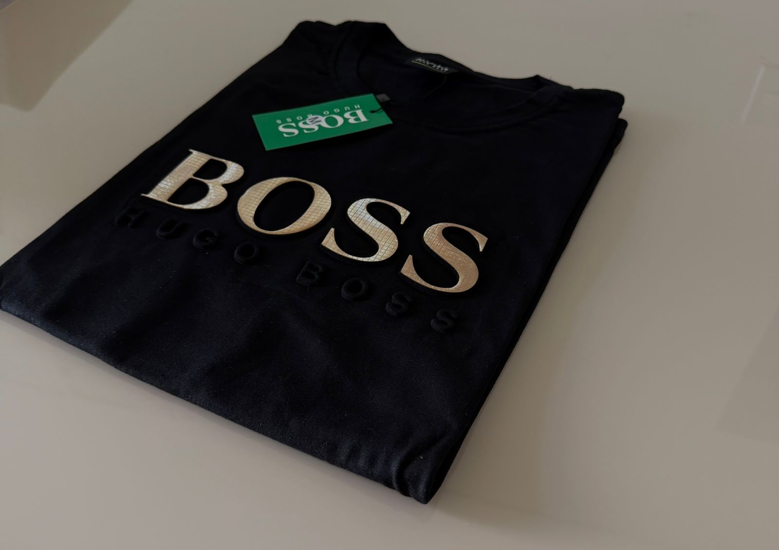 Camiseta H.B Auto-relevo Dourado - Preta - M