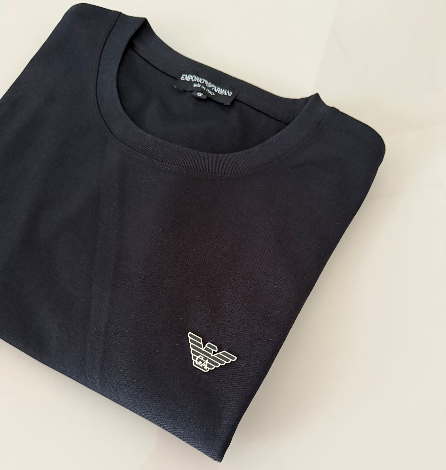 Camiseta E.A Plaquinha Metálica - Preta - G